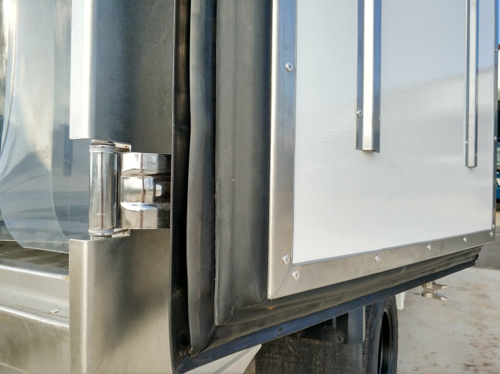 MITSUBISHI FUSO CANTER - XE TẢI CAO CẤP XUẤT XỨ NHẬT BẢN