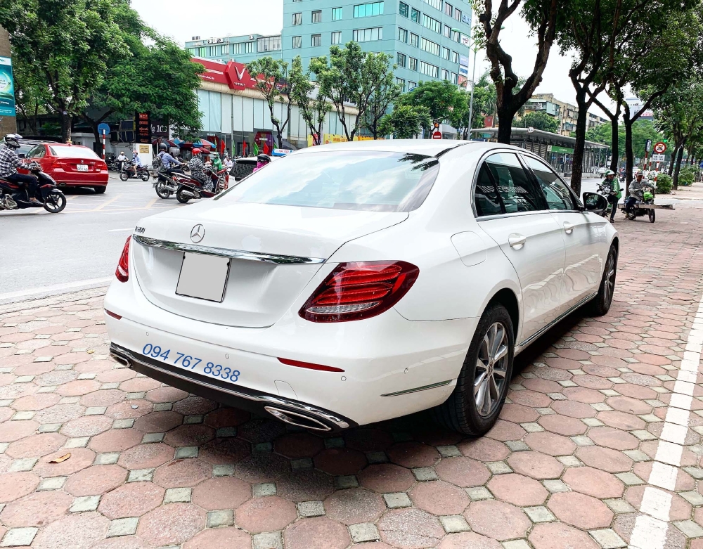 Bán Mercedes E200 sx2019 màu Trắng Siêu lướt mới đăng ký 1 tháng