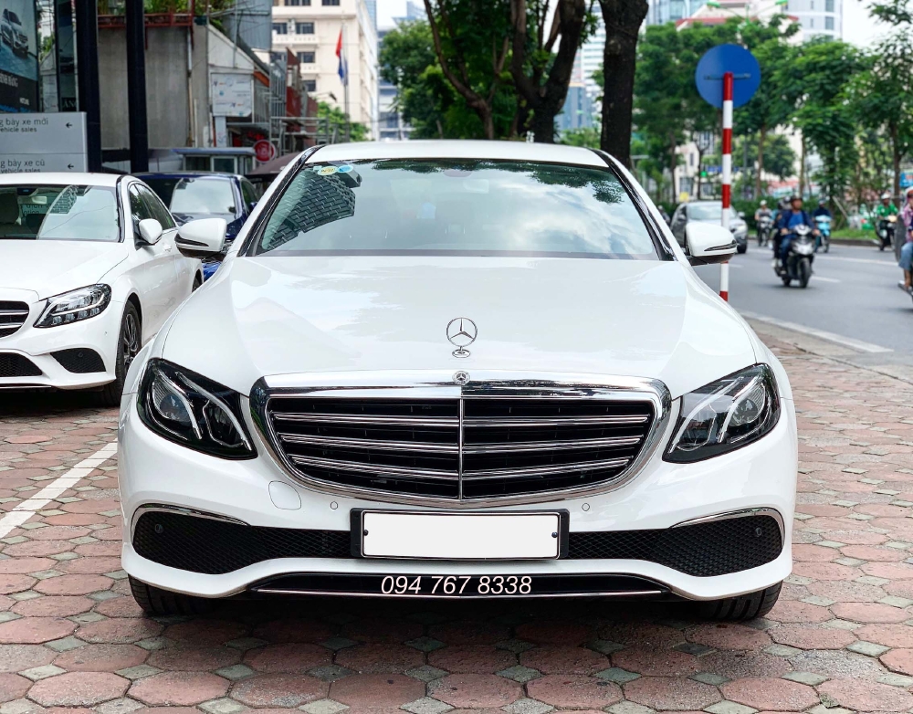 Bán Mercedes E200 sx2019 màu Trắng Siêu lướt mới đăng ký 1 tháng