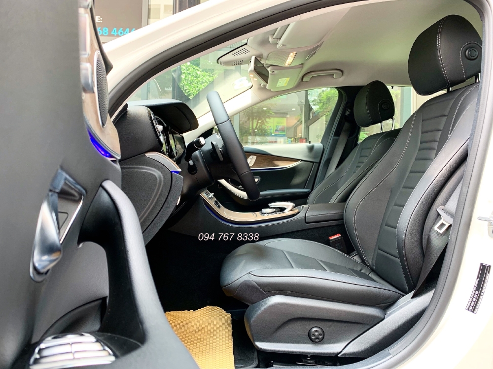 Bán Mercedes E200 sx2019 màu Trắng Siêu lướt mới đăng ký 1 tháng