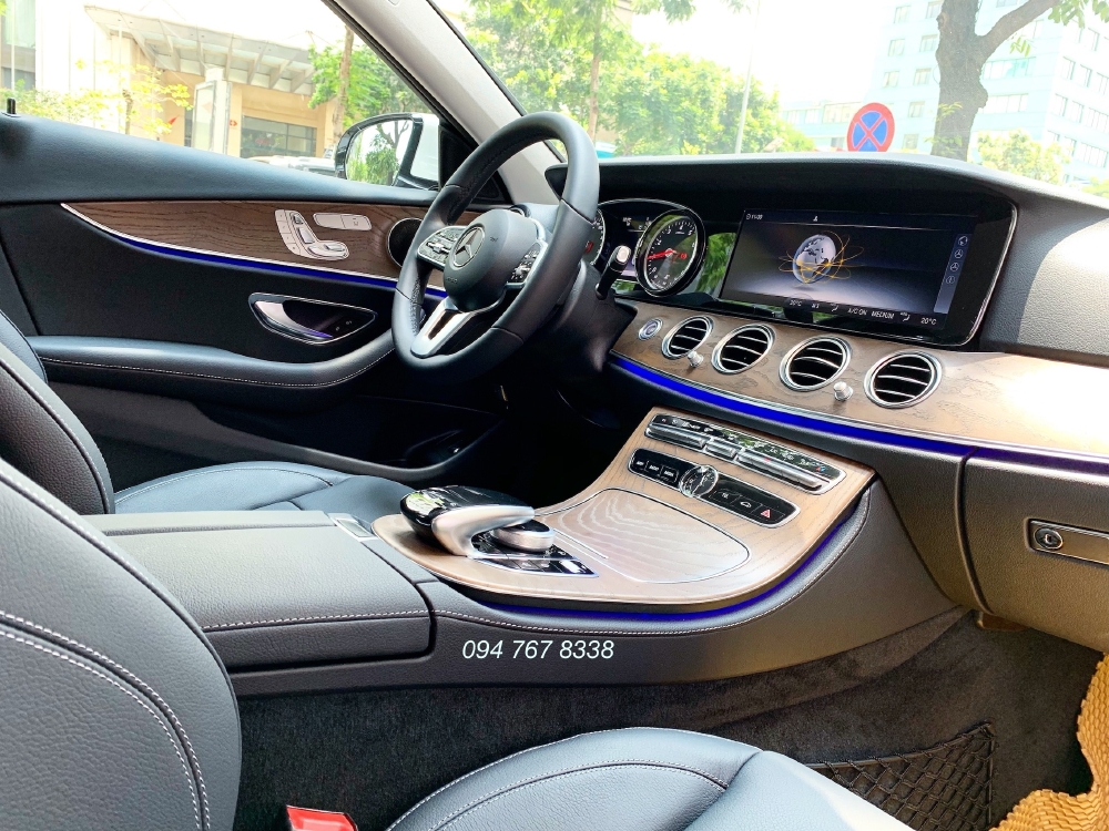 Bán Mercedes E200 sx2019 màu Trắng Siêu lướt mới đăng ký 1 tháng