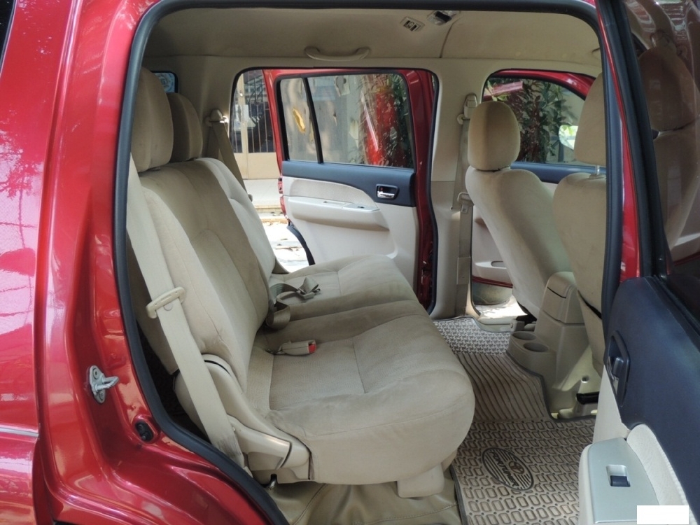 Gia đình cần bán FOrd Everest 2013, số sàn, máy dầu,đỏ