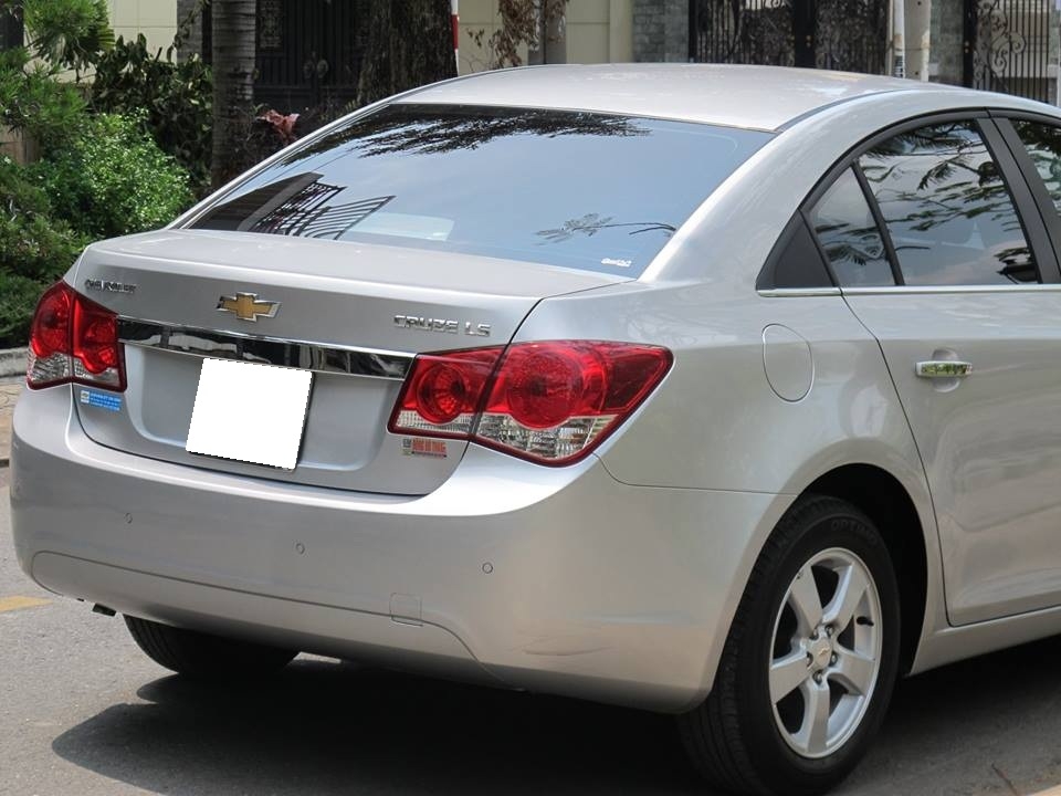 Bán Chevrolet Cruze 2012 số sàn màu bạc xe đi kỹ.
