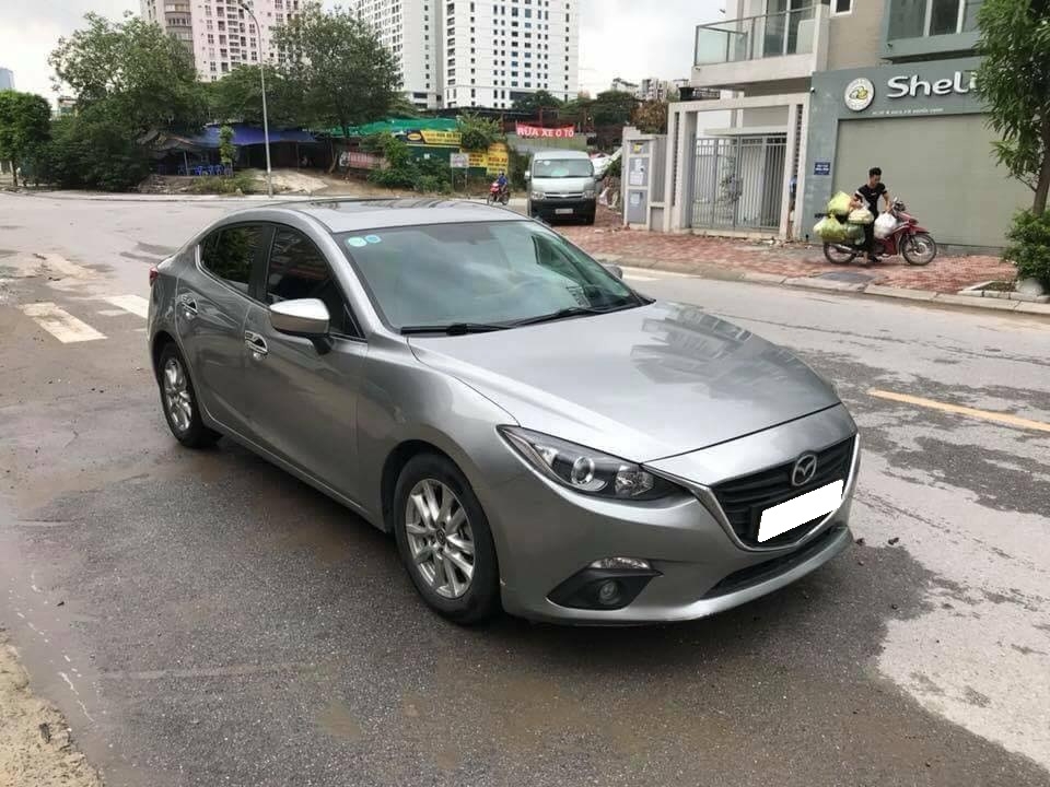 Gia đình cần bán xe Mazda3, sản xuất 2016, số tự động màu xám,