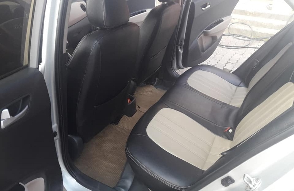 Bán xe Hyundai I10 1.2 sedan 2016 số sàn màu bạc nhập Ấn Độ