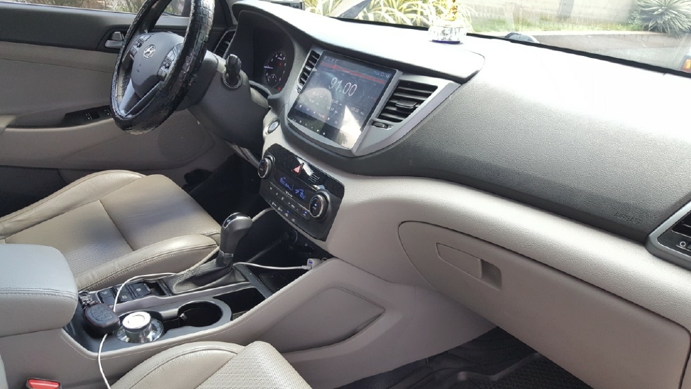 Hyundai Tucson 2015 2.0AT màu nâu xe nhập
