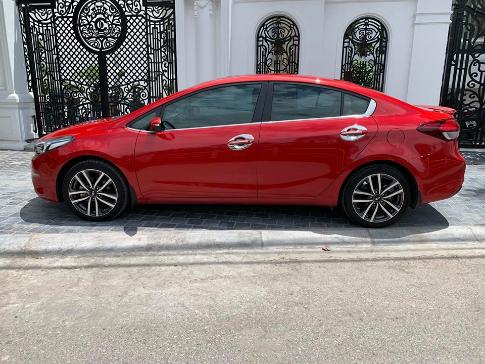 Bán Kia Cerato 2017 Tự động full màu đỏ thể thao cực đẹp