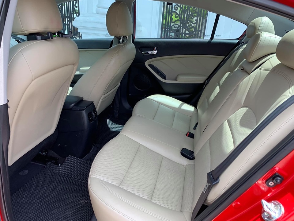 Bán Kia Cerato 2017 Tự động full màu đỏ thể thao cực đẹp