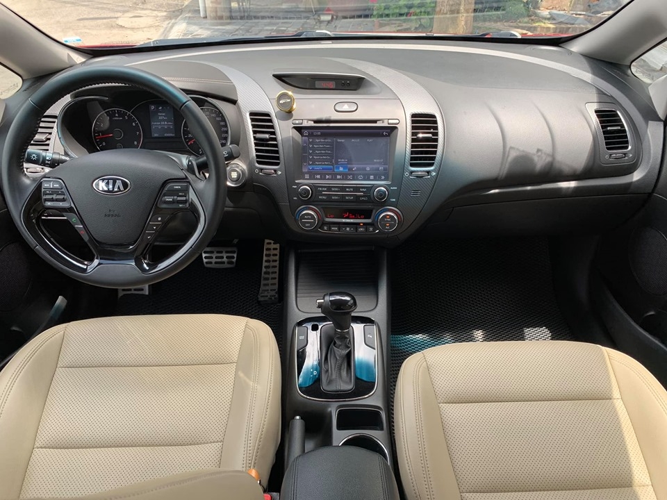 Bán Kia Cerato 2017 Tự động full màu đỏ thể thao cực đẹp