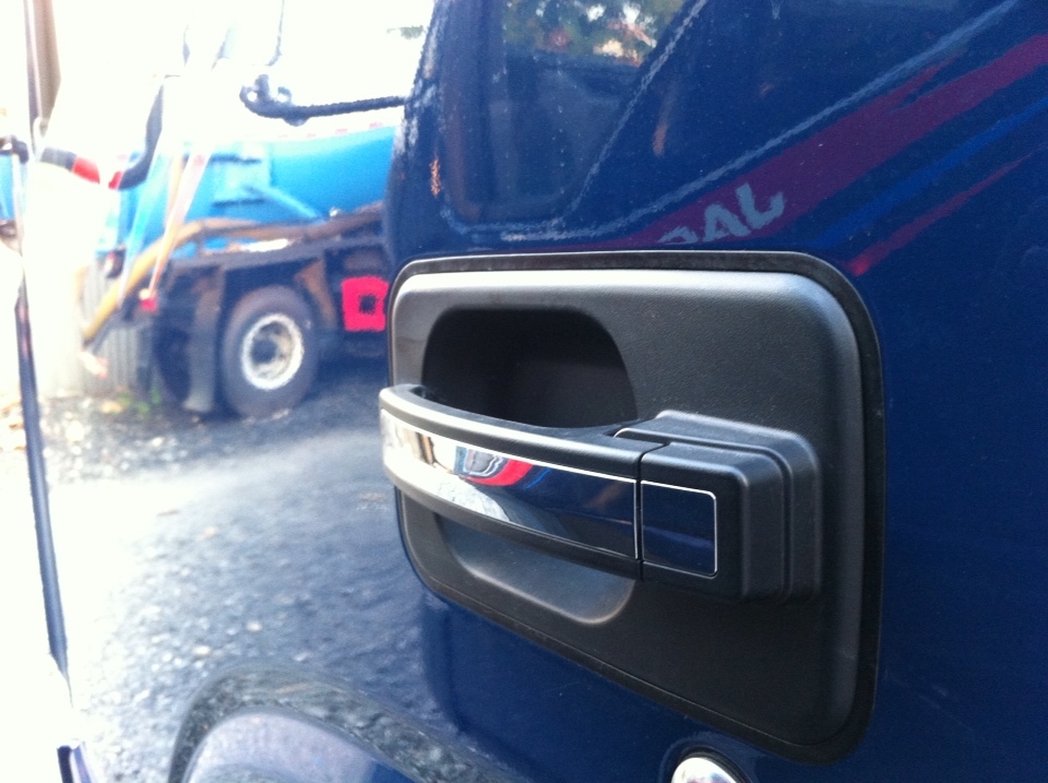 Ban xe tải JAC N200 1 tấn 9 thùng dài 4.3 mét đời 2019