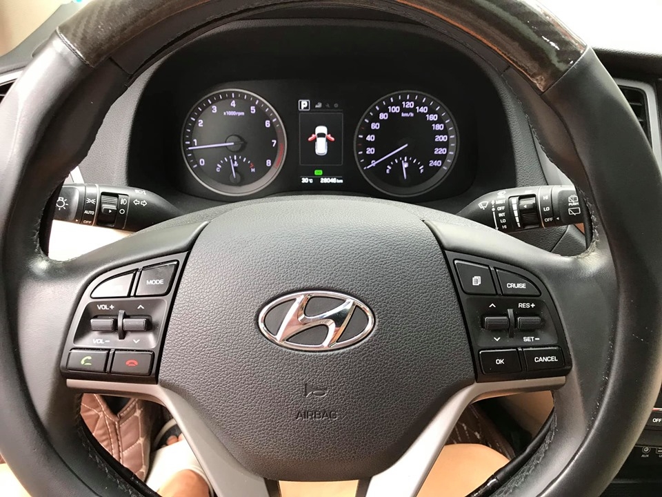 Cần bán Hyundai Tucson 2.0ATH 2018