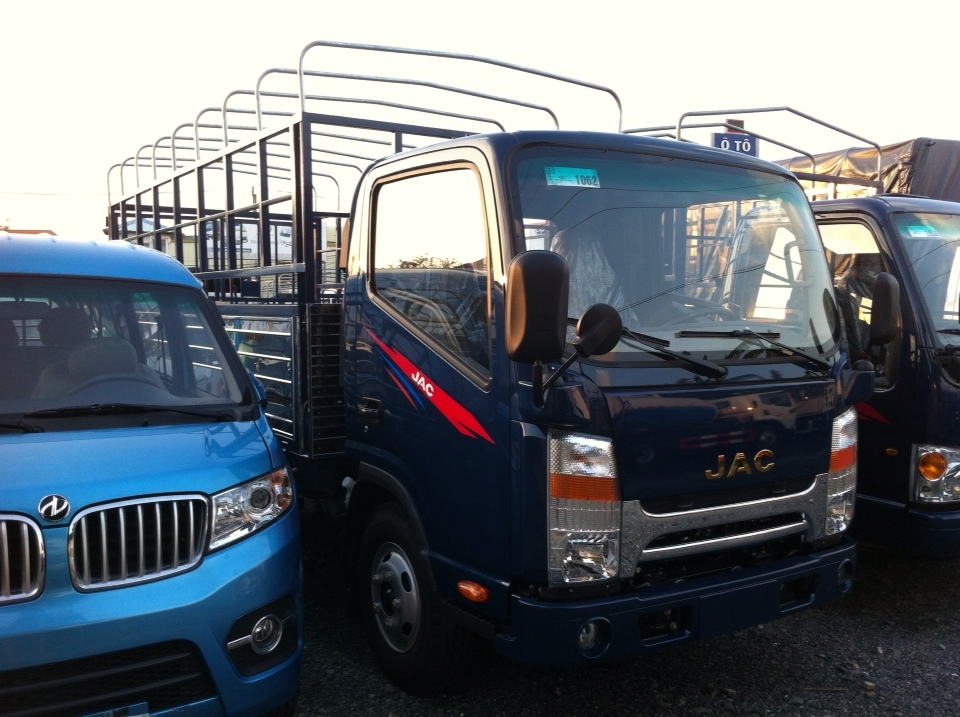 Ban xe tải JAC N200 1 tấn 9 thùng dài 4.3 mét đời 2019