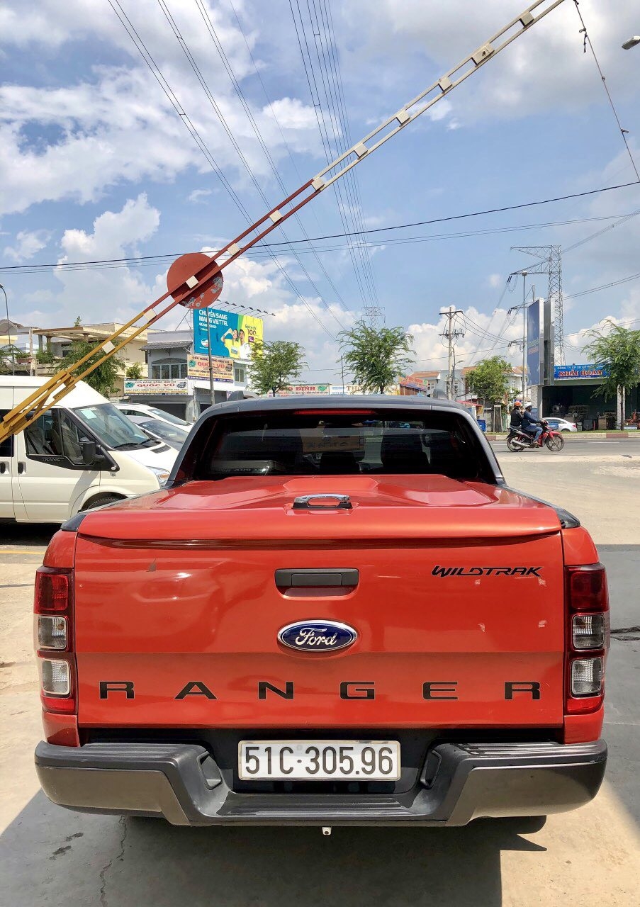 Ranger Wiltrack 2.2L màu đỏ.Xe bán tại hãng Ford