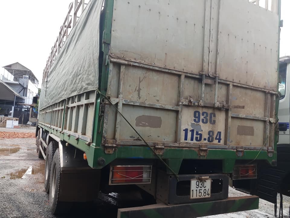 Cần bán xe tải 4 chân hd320 đời 2014 giá canh tranh