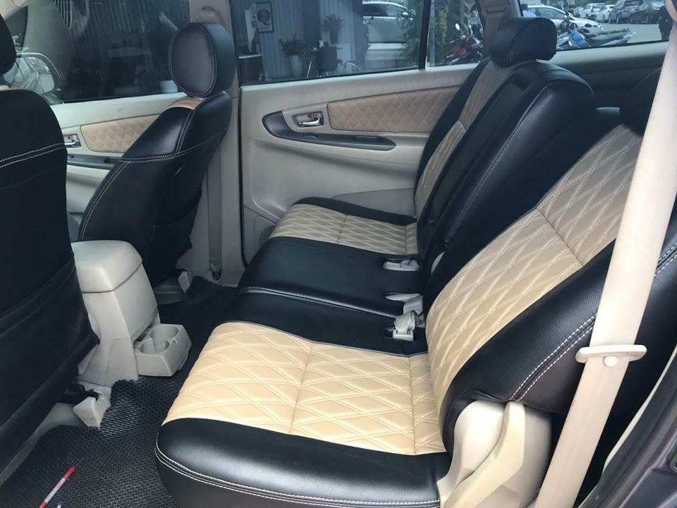 Cần bán xe Innova 2016, số sàn, máy xăng, màu xám,