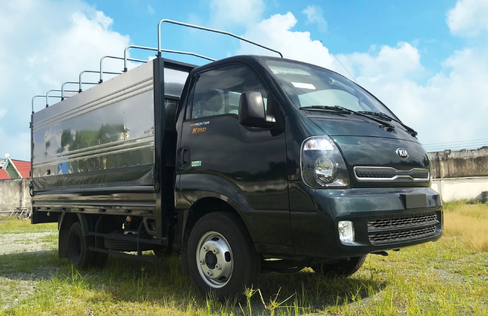 Xe tải Kia K250 Thùng Mui Bạt Xanh Rêu
