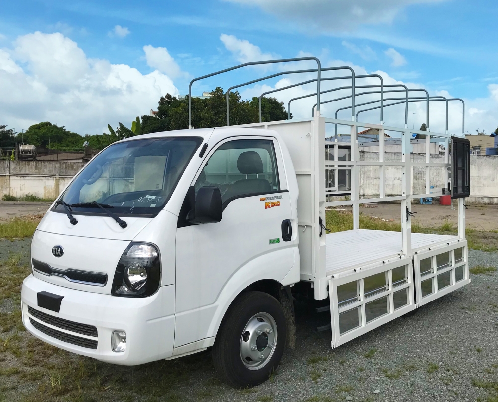 Xe tải Kia K250 thùng mui bạt mở 5 bửng Trắng
