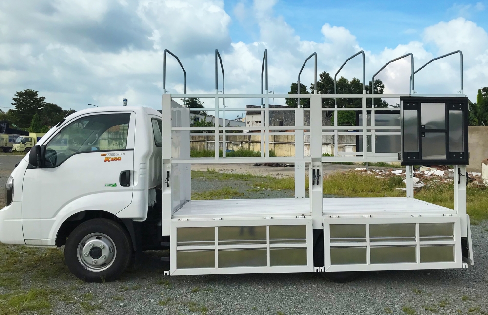 Xe tải Kia K250 thùng mui bạt mở 5 bửng Trắng