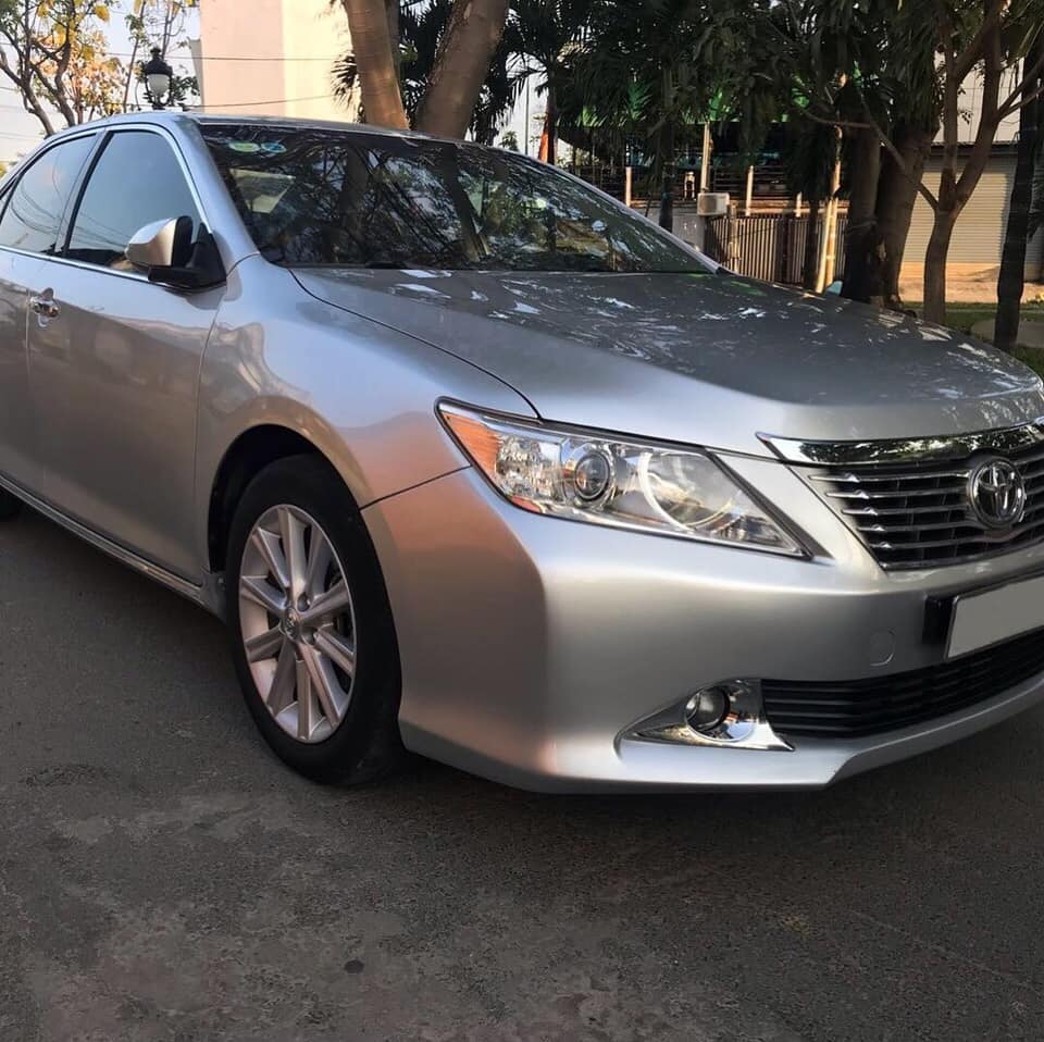 Bán Toyota Camry 2.5Q màu bạc 2012 tự động full