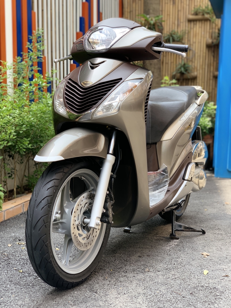 Bán Siêu phẩm SH nhập 125 màu sâmpanh- Biển cực Vip