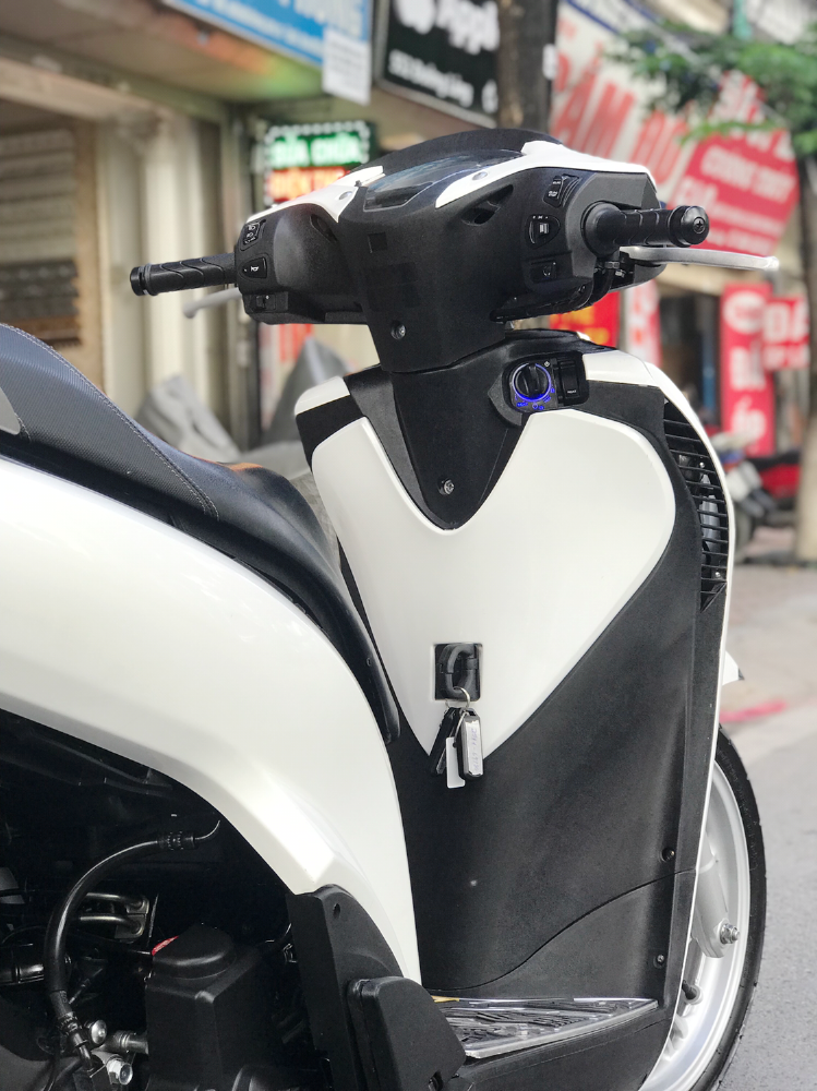 Bán SH Việt 150 ABS cuối 2018 màu Trắng độ nhập cực Chất