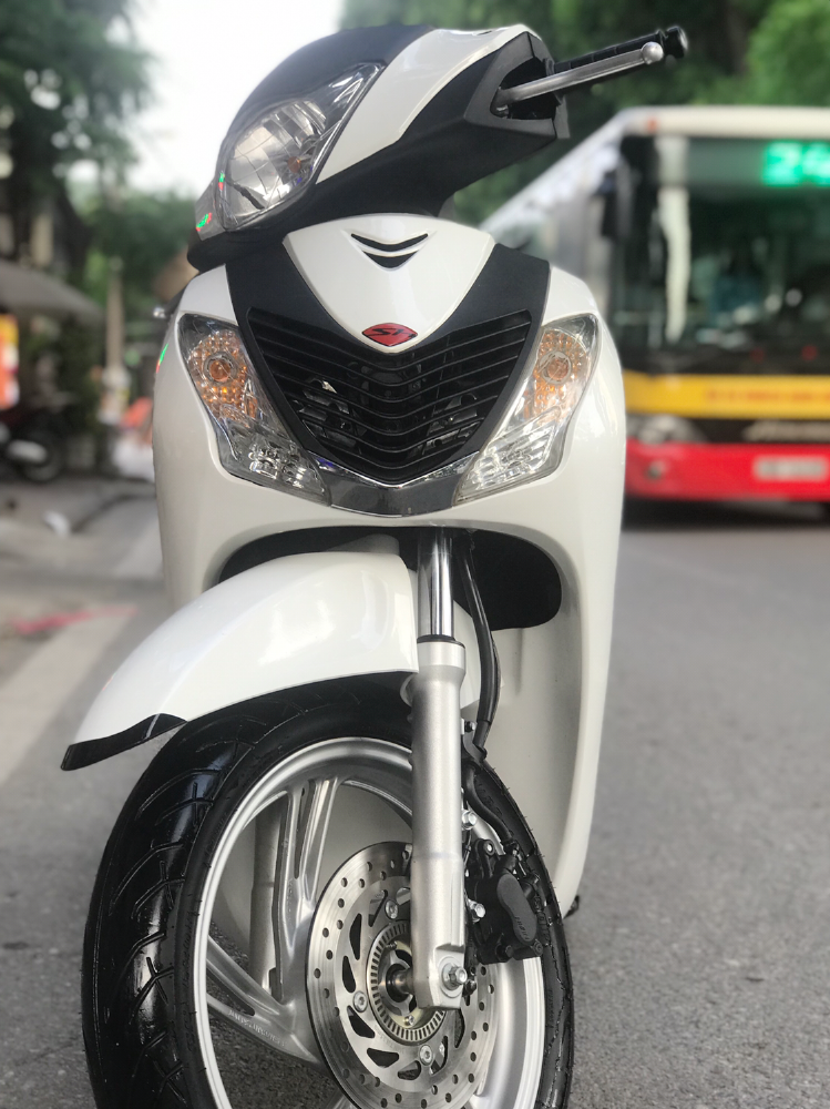 Bán SH Việt 150 ABS cuối 2018 màu Trắng độ nhập cực Chất