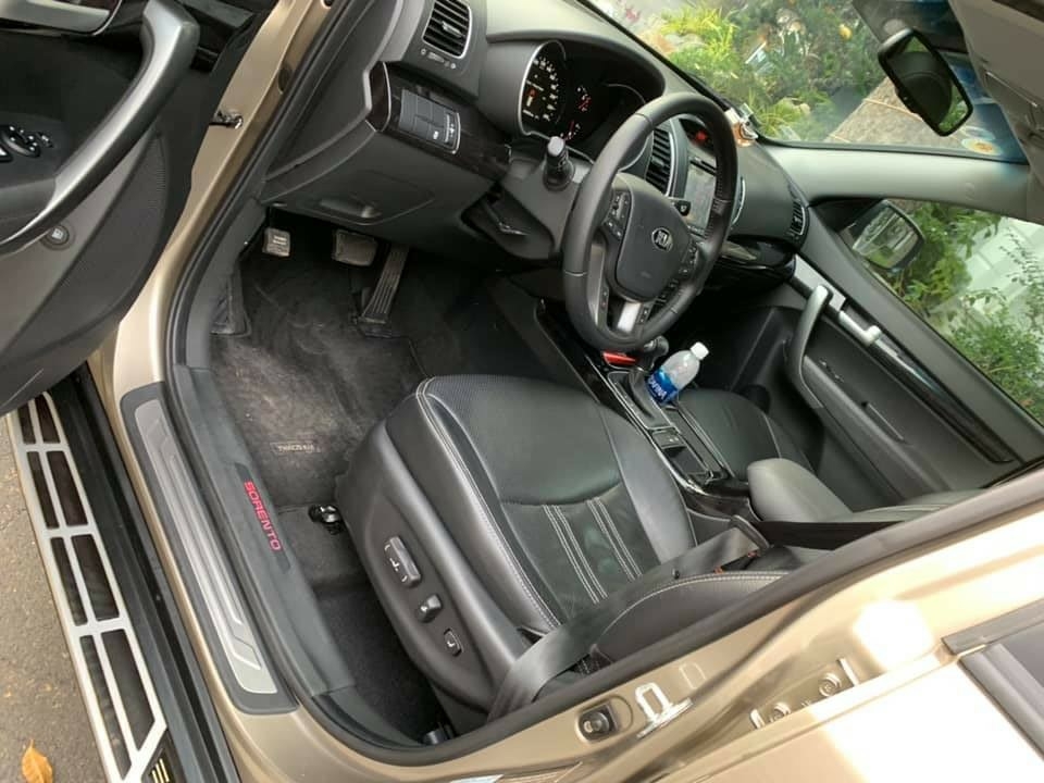 Bán Kia Sorento 2014 tự động xăng Vàng cát xe zin đẹp