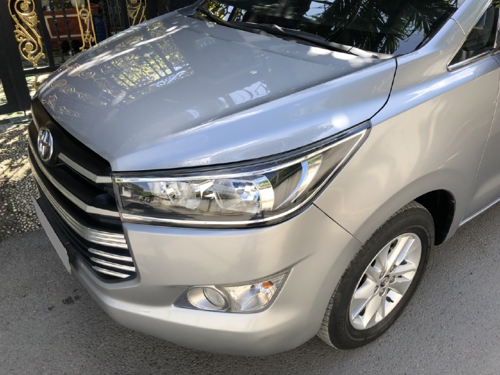 Bán Toyota Innova 2019 số sàn màu Xám xe gia đình chính chủ.