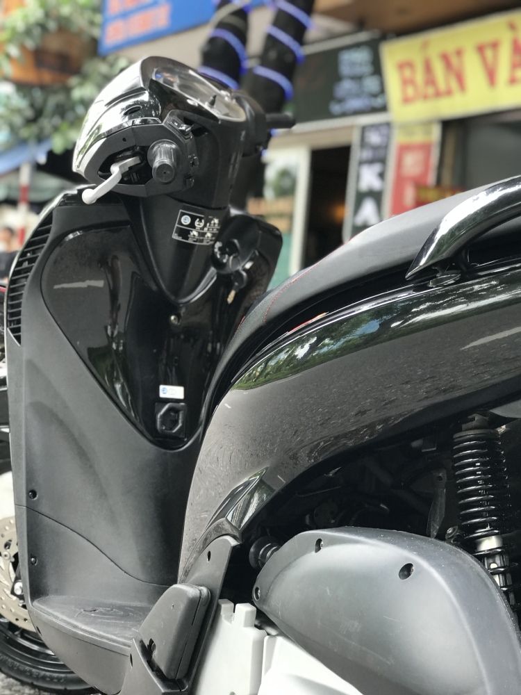 Bán Siêu phẩm SH Nhập 125 cuối 2011 màu Đen- Biển Vip