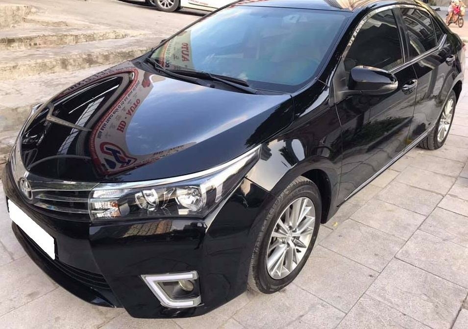 Gia đình cần bán xe Altis 2016, số sàn, màu đen gia đình sử dụng