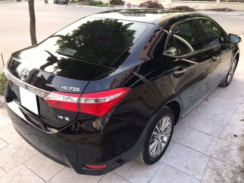 Gia đình cần bán xe Altis 2016, số sàn, màu đen gia đình sử dụng