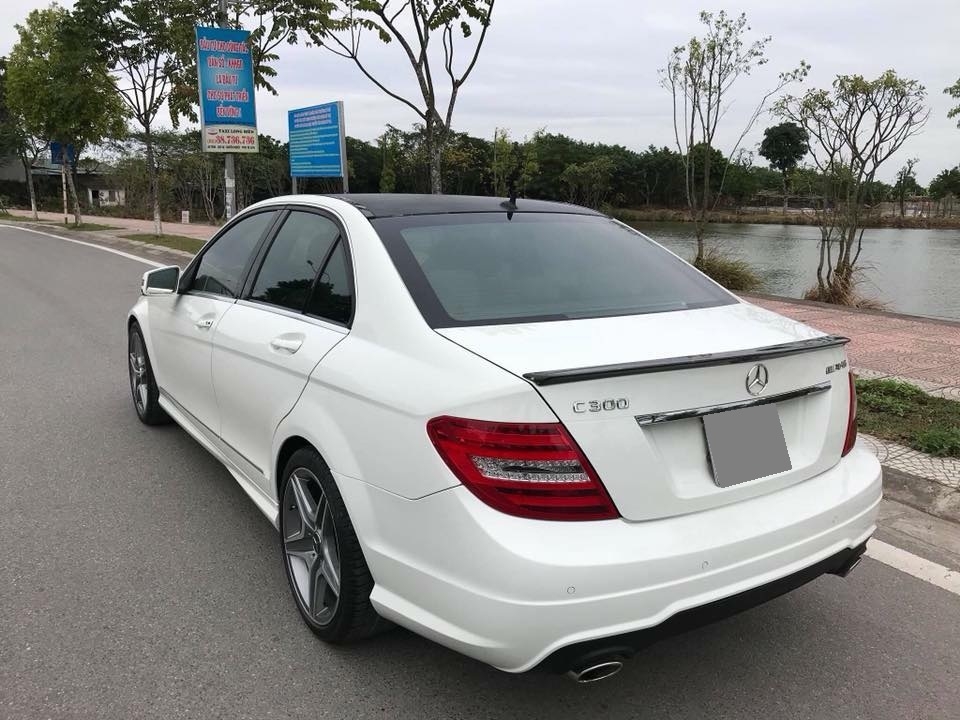 Bán Mercedes C300 AMG 2013 tự động Full màu Trắng đi kỹ