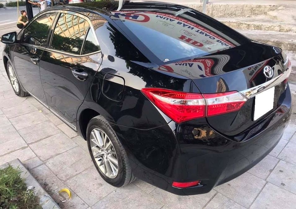 Gia đình cần bán xe Altis 2016, số sàn, màu đen gia đình sử dụng