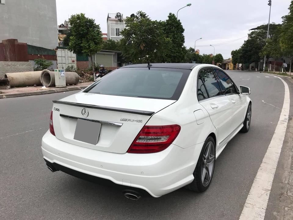 Bán Mercedes C300 AMG 2013 tự động Full màu Trắng đi kỹ