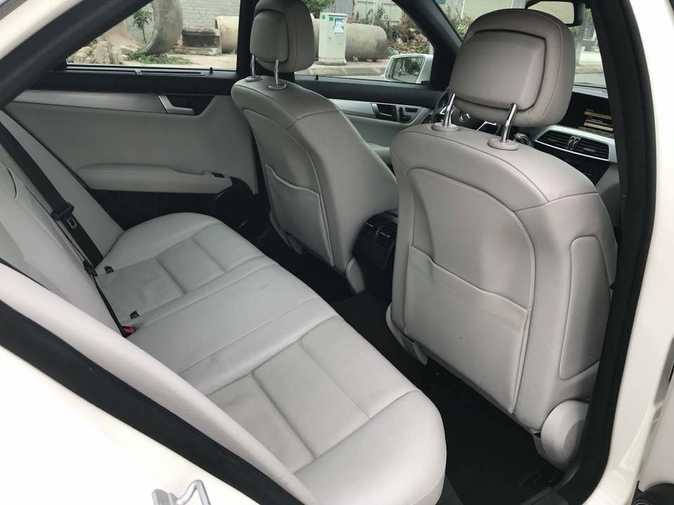 Bán Mercedes C300 AMG 2013 tự động Full màu Trắng đi kỹ