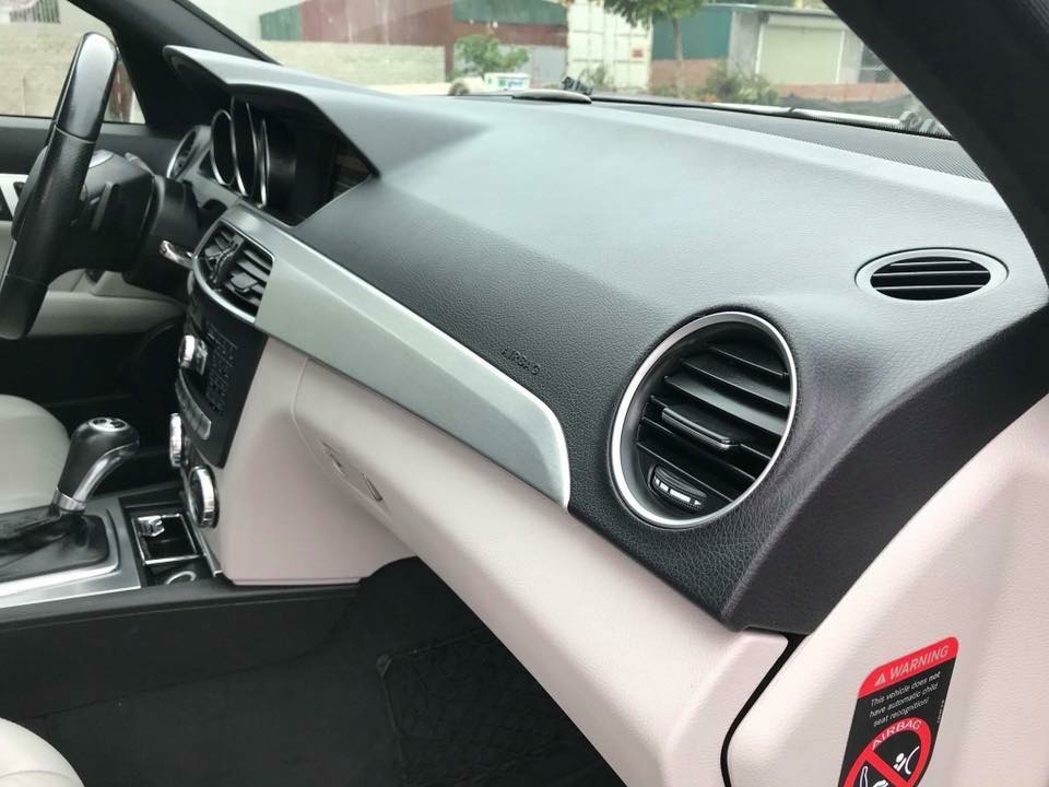 Bán Mercedes C300 AMG 2013 tự động Full màu Trắng đi kỹ