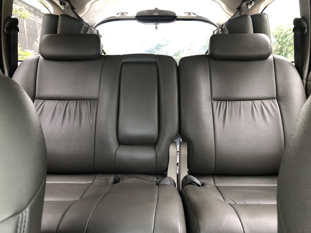 Cần Bán xe Toyota Innova 2.0E, Model 2015, màu Bạc!!