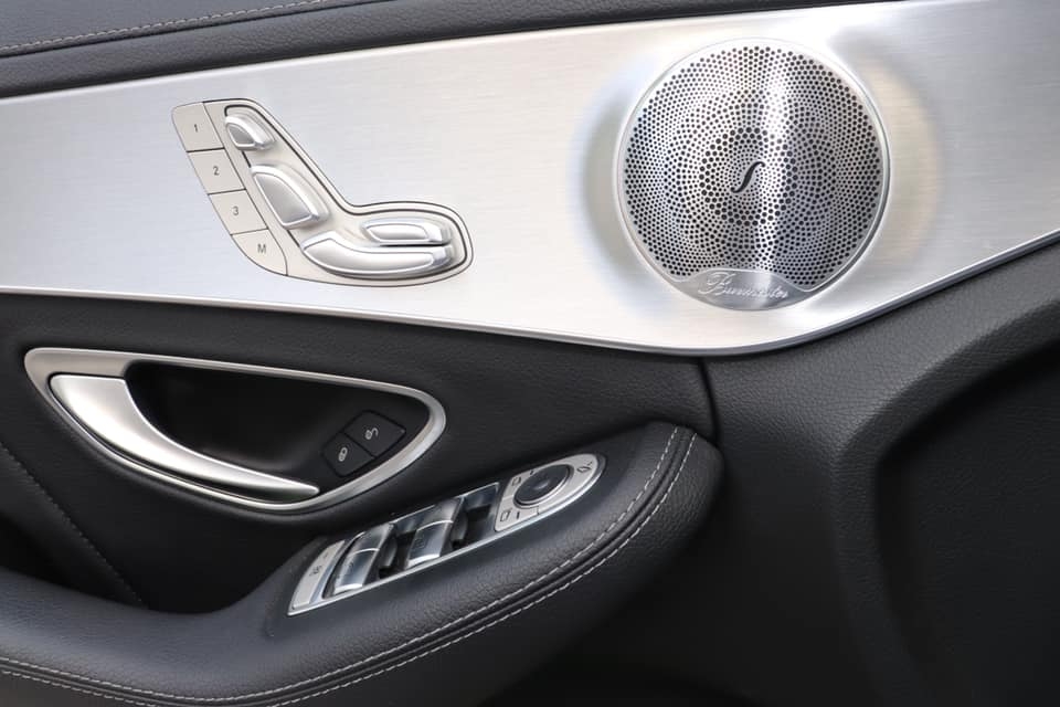 Bán Mercedes C300 AMG 2018 màu Đen full option.