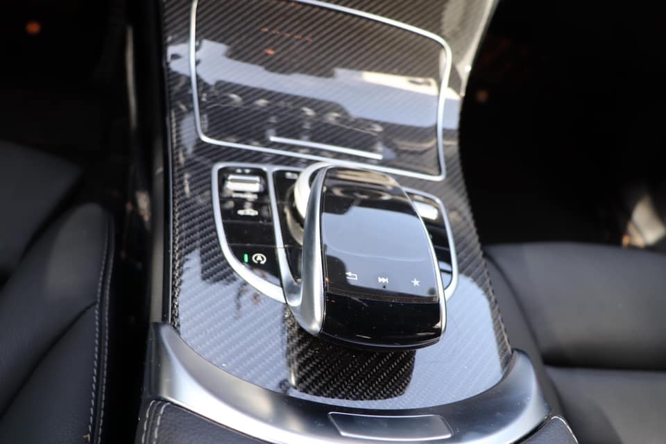 Bán Mercedes C300 AMG 2018 màu Đen full option.
