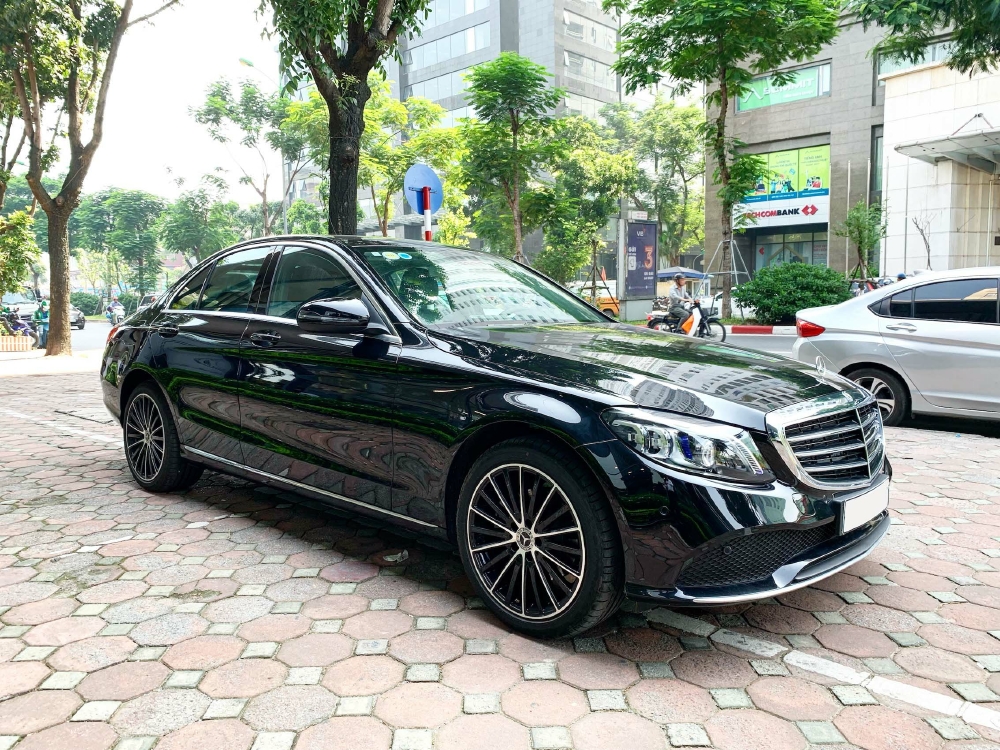 Bán Mercedes C200 Exclusive 2019 Siêu lướt rẻ hơn mua mới 180tr