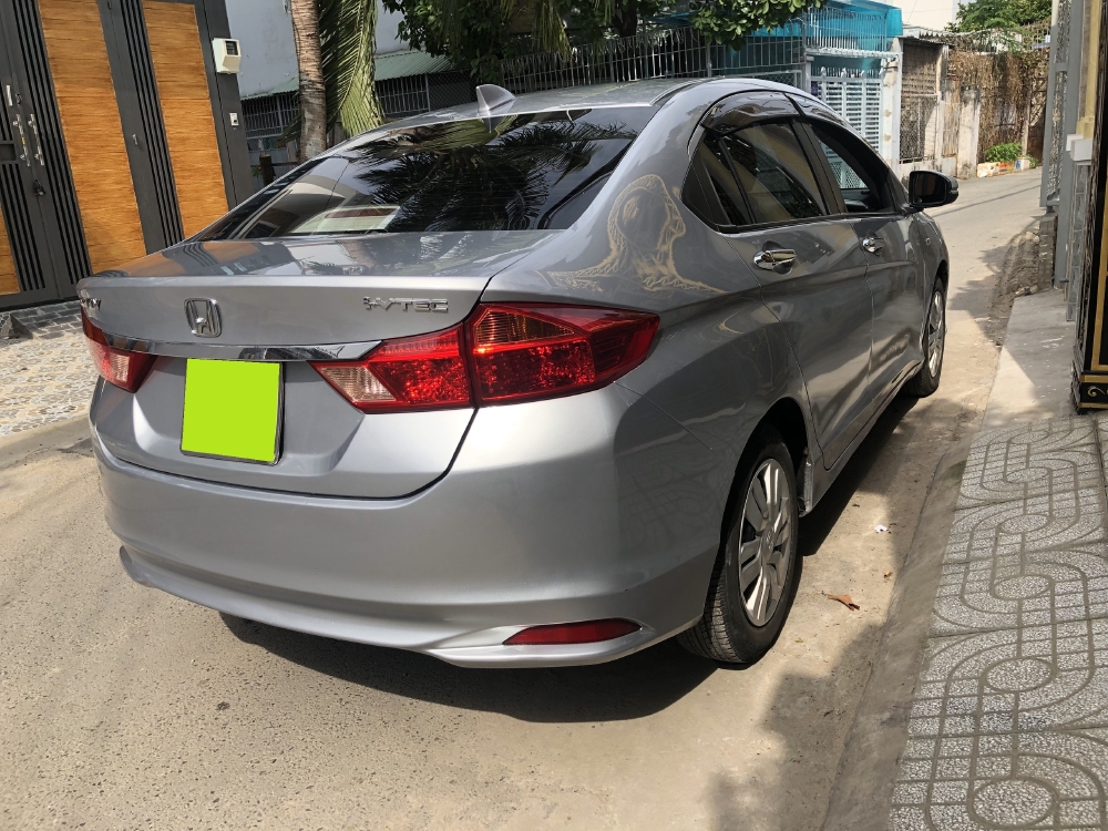 Bán Honda City 2017 số sàn màu Bạc đi kỹ.
