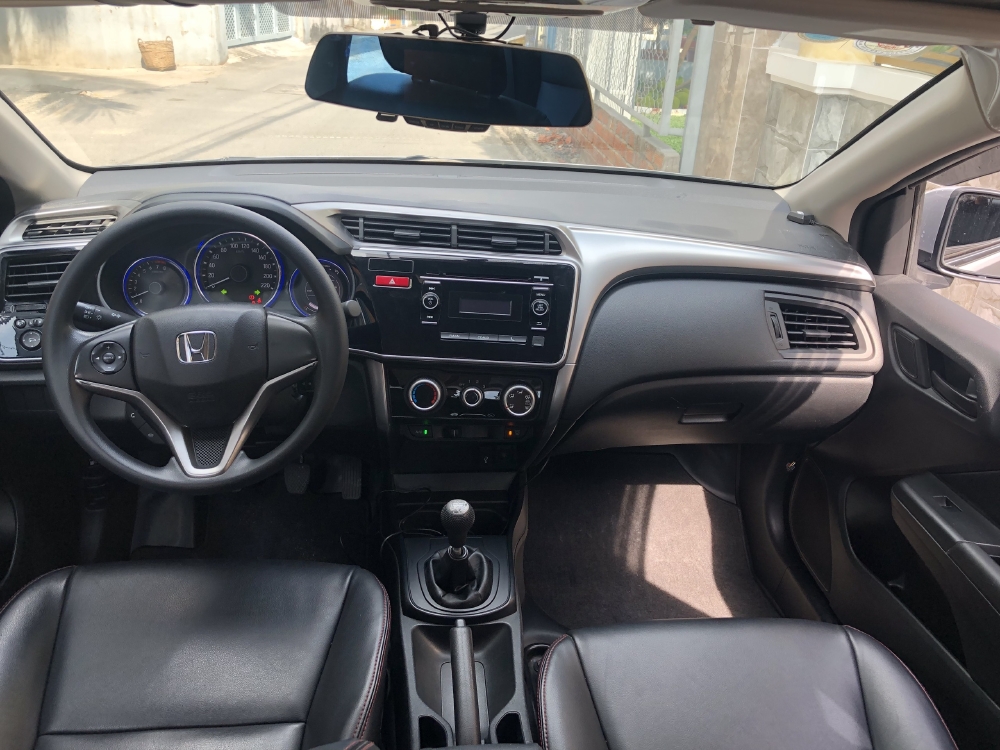 Bán Honda City 2017 số sàn màu Bạc đi kỹ.