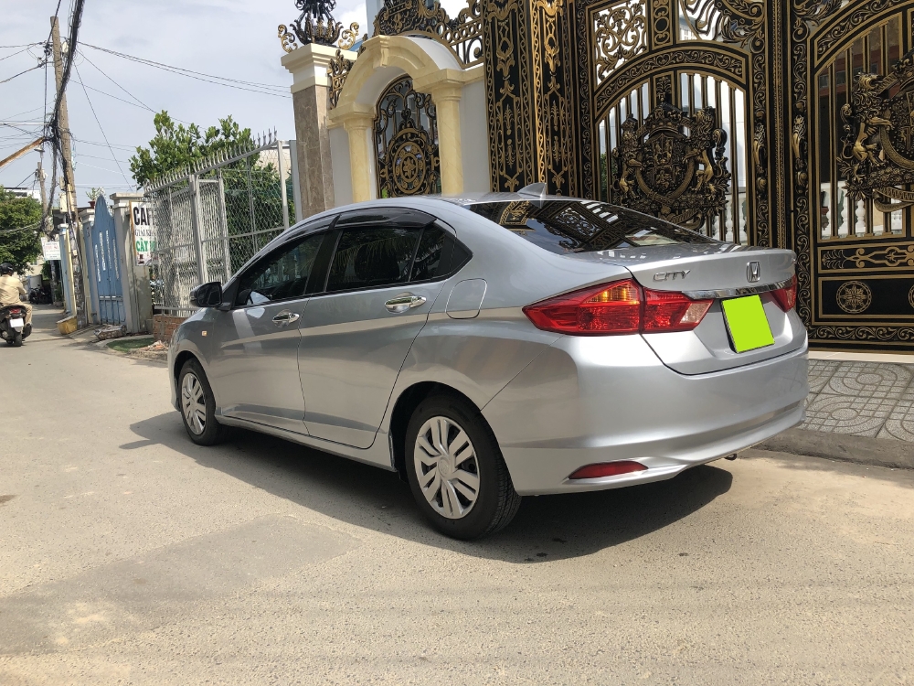 Bán Honda City 2017 số sàn màu Bạc đi kỹ.
