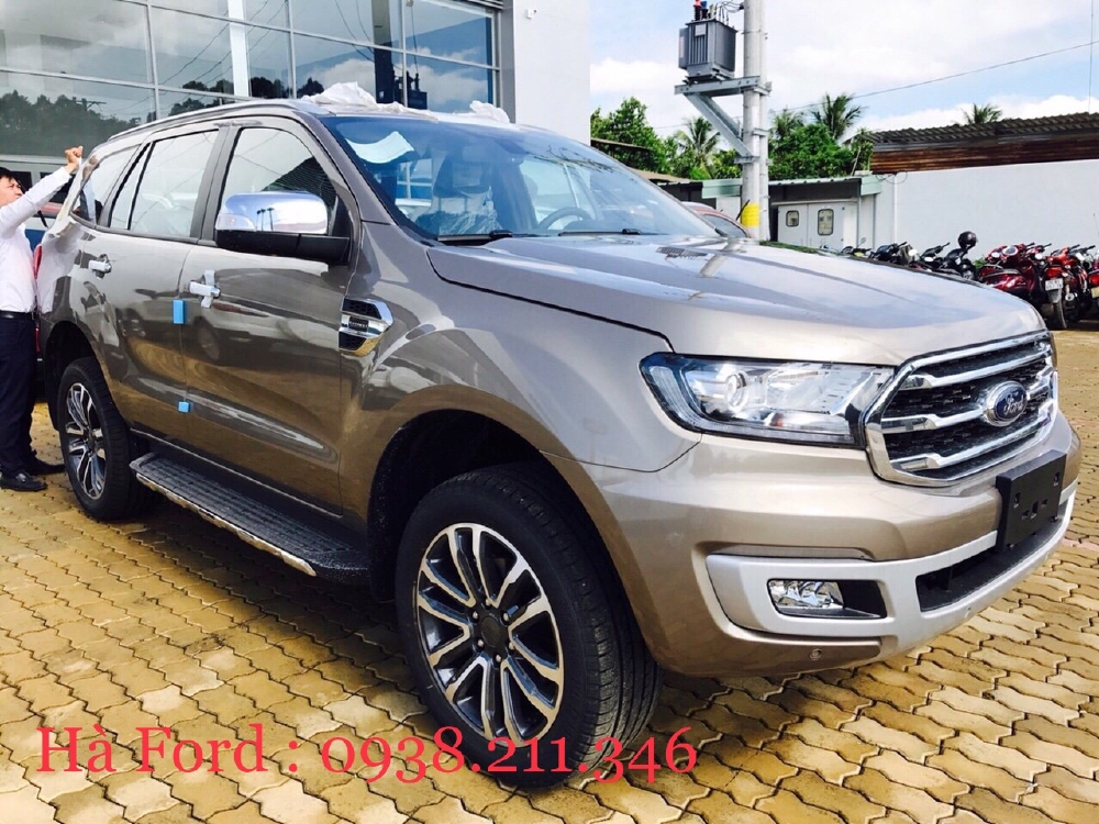 Bán xe Ford Eveverst giao ngay đủ màu, liên hệ 0938211346 để nhận chương trình mới nhẩt