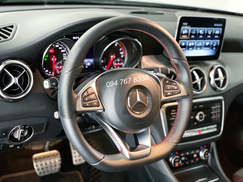 Bán Mercedes GLA250 2019 Siêu lướt chính chủ biển đẹp