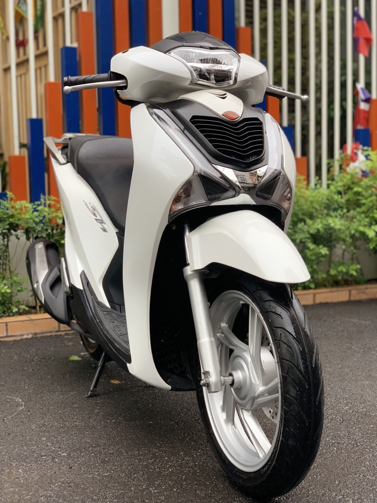 Bán SH Việt 150 ABS cuối 2018 màu Trắng như mới