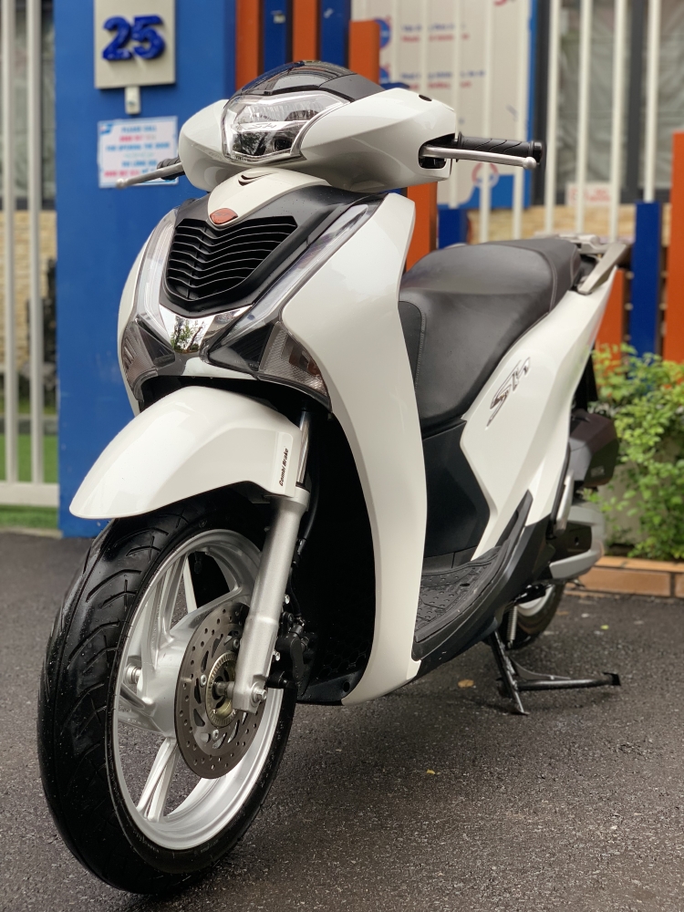 Bán SH Việt 150 ABS cuối 2018 màu Trắng như mới