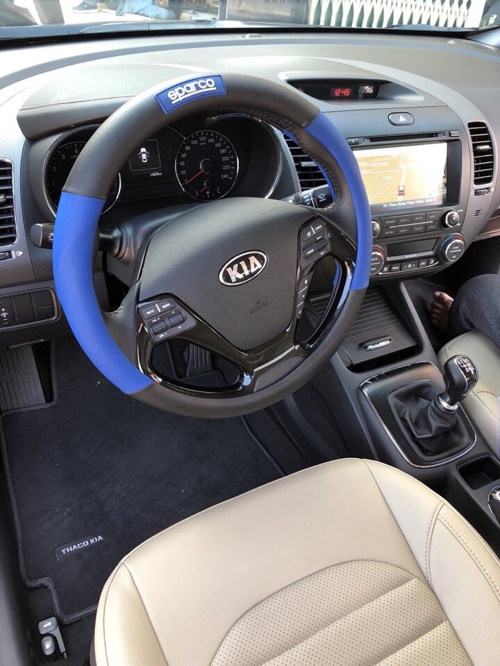 Kia Cerato 2018 1.6MT màu đen xe cực đẹp