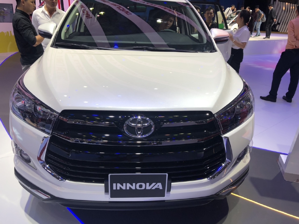 INNOVA 2.0 VENTUNER MÀU TRẮNG NGỌC TRAI GIAO NGAY