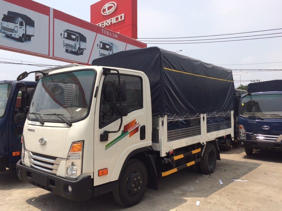 giá xe tải 2t5 Tera250 tải 2,5 tấn thùng bạt